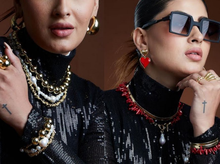 Find the perfect jewel-toned jewellery pieces to complete your outfits this holiday season from Arvino